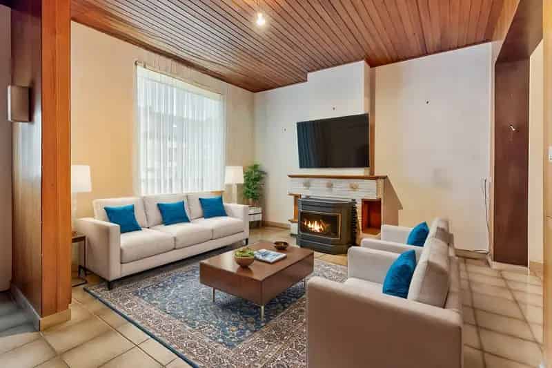 Te renoveren rijwoning met 3 slaapkamers en uitweg te Roeselare (Rumbeke)!