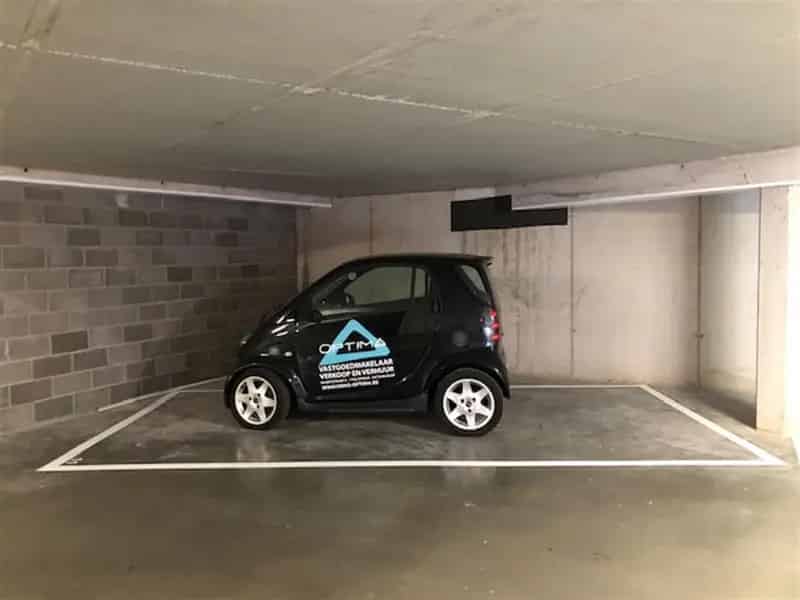 Autostaanplaats in Opwijk centrum