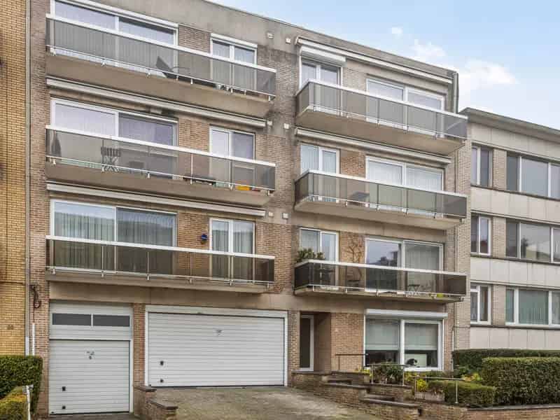 Appartement te huur: Lichtrijk met 2 slaapkamers en dubbele garage