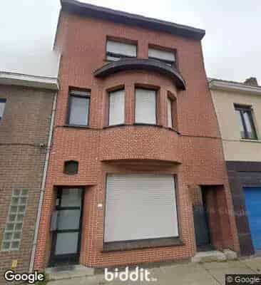 CENTRAAL GELEGEN WOONHUIS MET VEEL MOGELIJKHEDEN