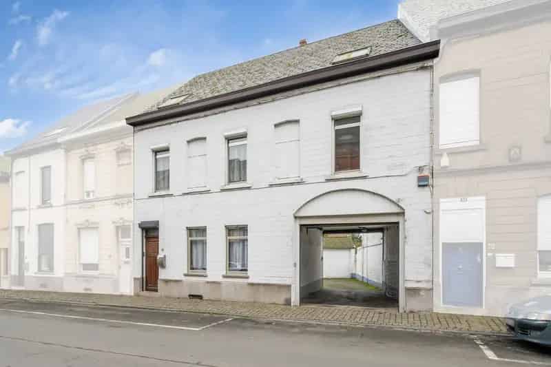 Goed gelegen woonst met ruime loods ( 200 m² ) en tuin