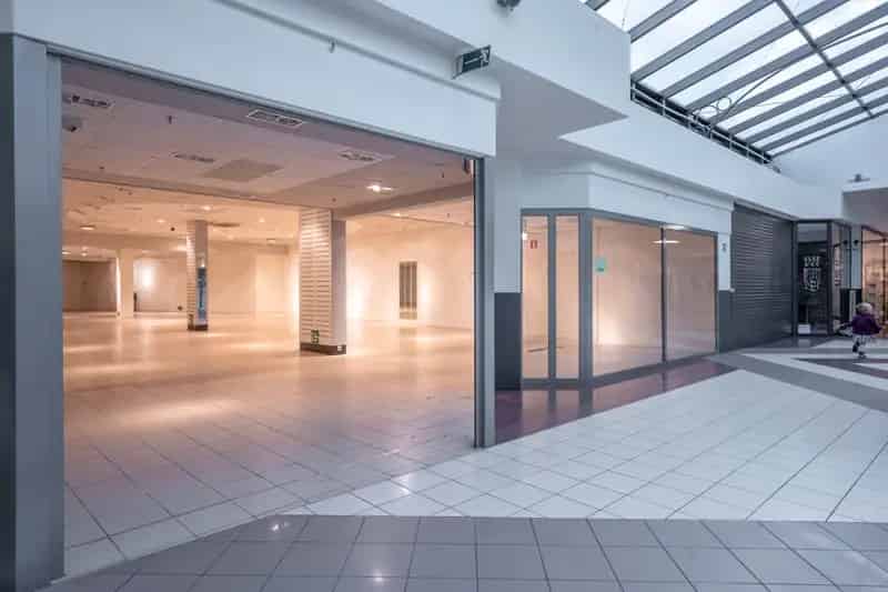 Commercieel gelijkvloers vlakbij de ingang in shoppingcenter de Promenade!