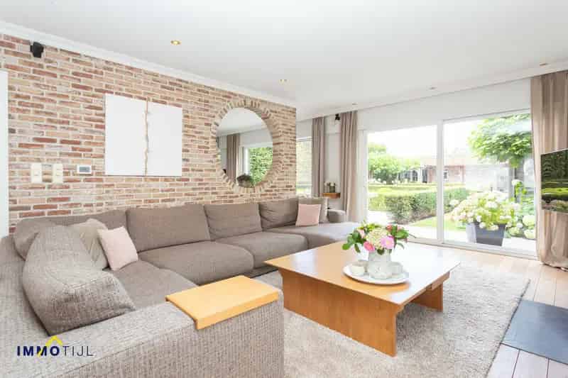 Luxevilla voor ondernemers: prachtige tuin, kantoorruimte + loods!