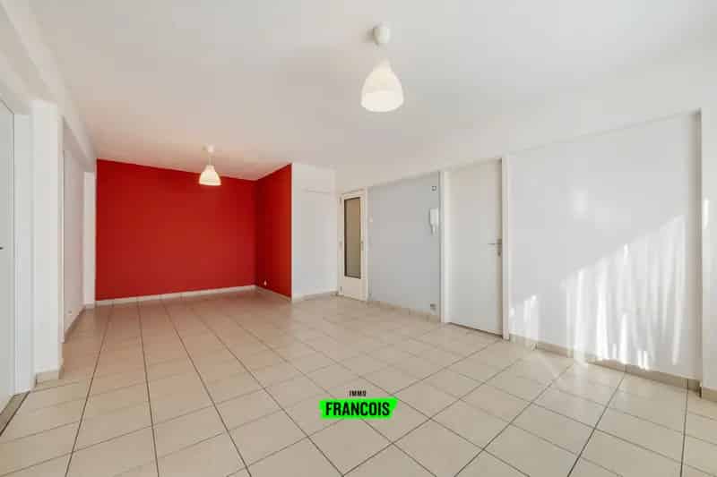 Tweeslaapkamer appartement op gunstige locatie in Oostende