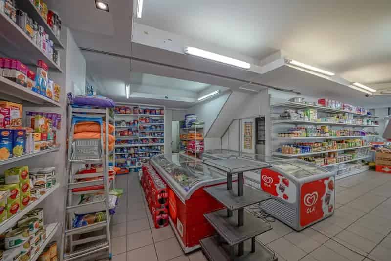 Commerciële winkel te koop - Torhoutsesteenweg 110, 8400 Oostende 
