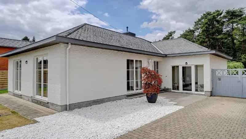 Vernieuwde gelijkvloerse woning van 164m² op 11a80ca
