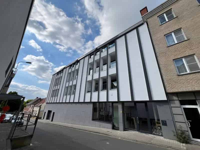 Ruim Dakappartement te Huur met Terras Nabij Gaverse Markt