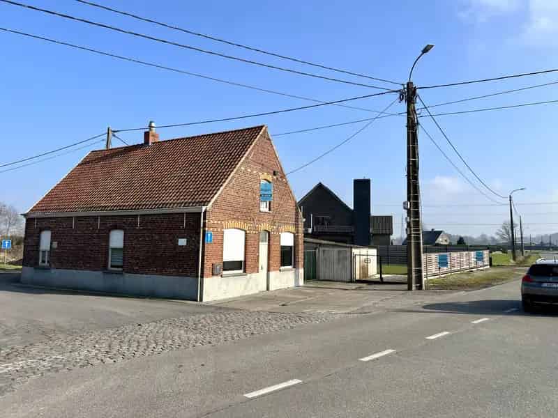 Te renoveren HOB met garage en tuin Waregem