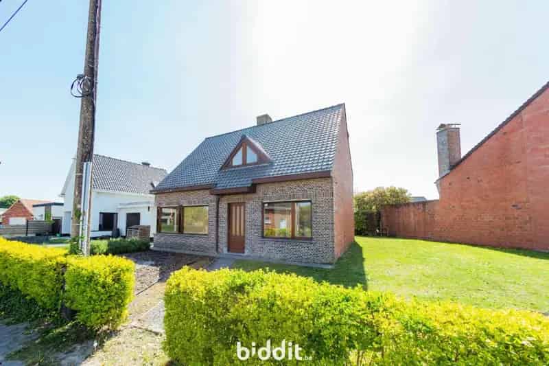 WOONHUIS MET PERCEEL GROND