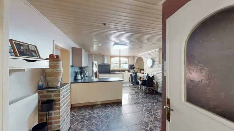 Zeer ruime woning met 5 slaapkamers vlakbij het ziekenhuis!