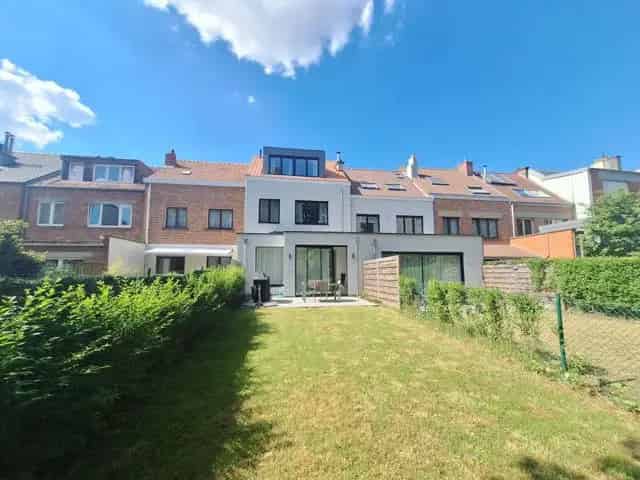 Gerenoveerd Huis 4 slaapkamers Woluwe-Saint-Pierre