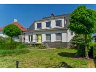 Huis te koop Sint Lievens Houtem 4 slaapkamers lift tuin
