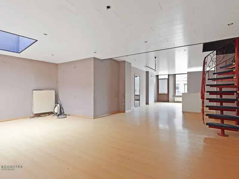 Huis Te Koop Itegem: Handelsgelijkvloers met Woonst