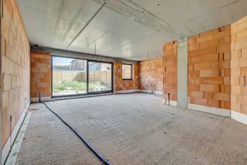 Ruime, volledig afgewerkte nieuwbouwwoning te Denderhoutem