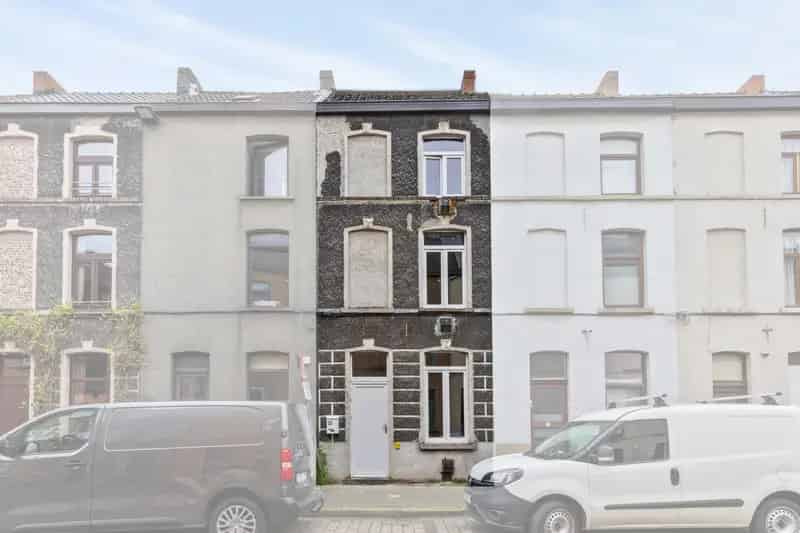 Huis te koop: Te renoveren woning met 2 slaapkamers