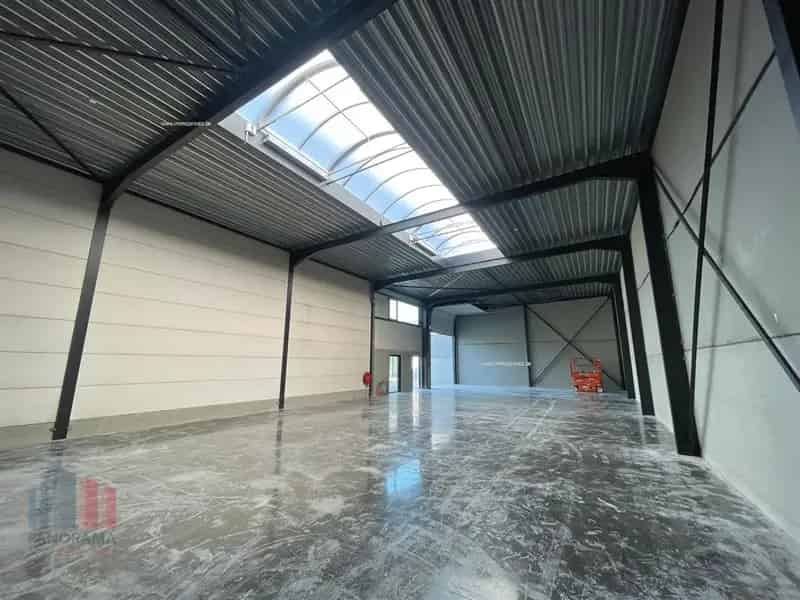 Nieuwbouw bedrijfsgebouw te huur in Oostende Portus Oostende