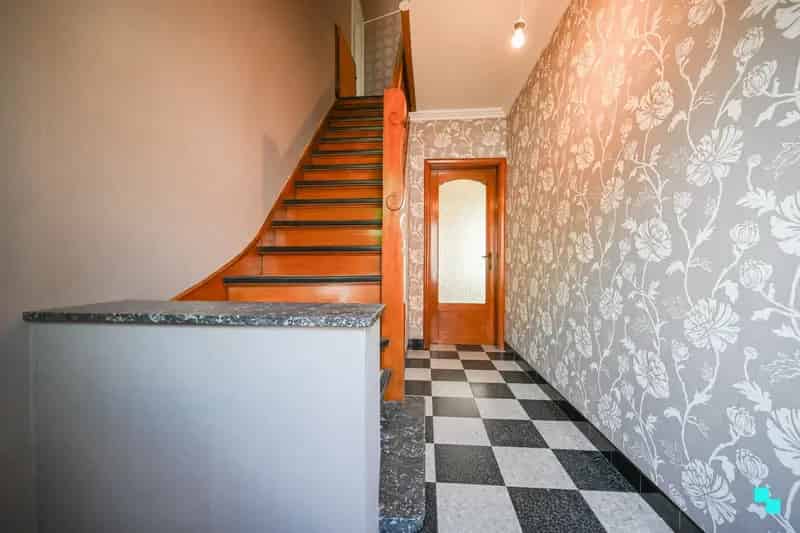 Zeer ruime woning met garage te Izegem