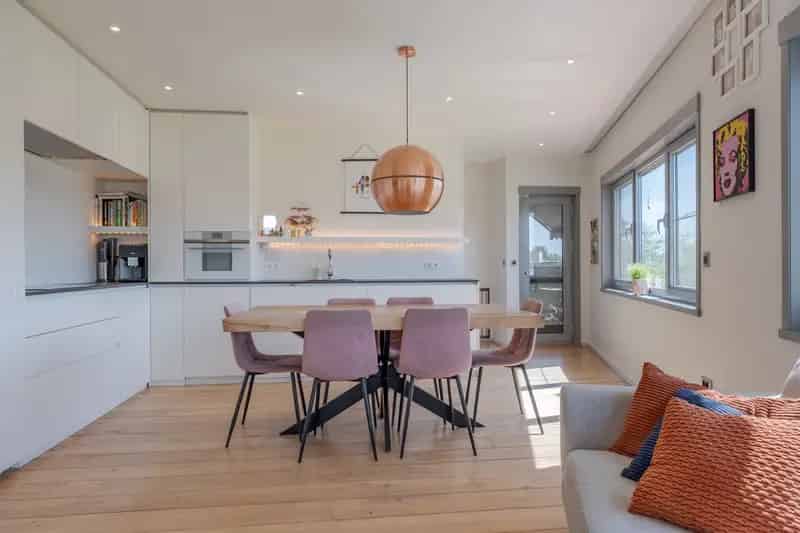 Huis te huur met ruim magazijn Nabij N16