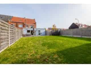 Huis te koop Zwijndrecht - Ruime woning met tuin en garage