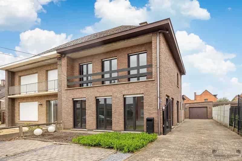Charmante woning HOB met 3 slaapkamers, aparte garage op een perceel van 433m² te Rillaar.