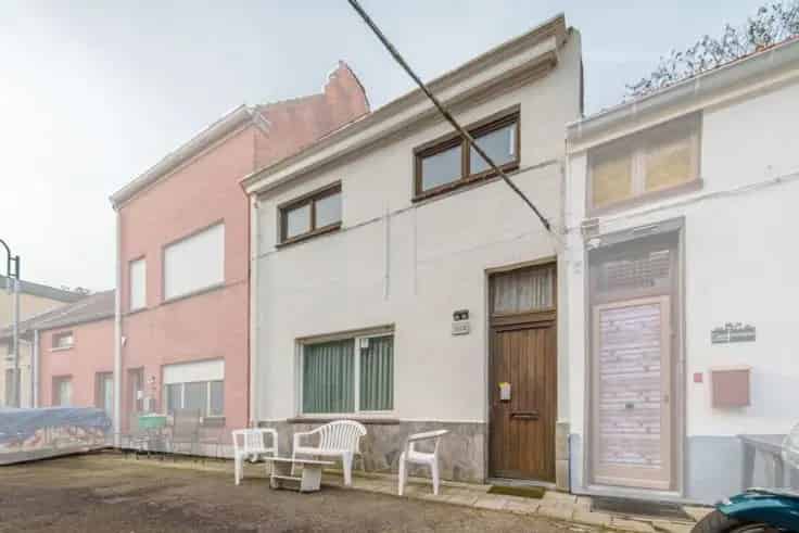 Te renoveren woning 4 slaapkamers Zuidgerichte tuin
