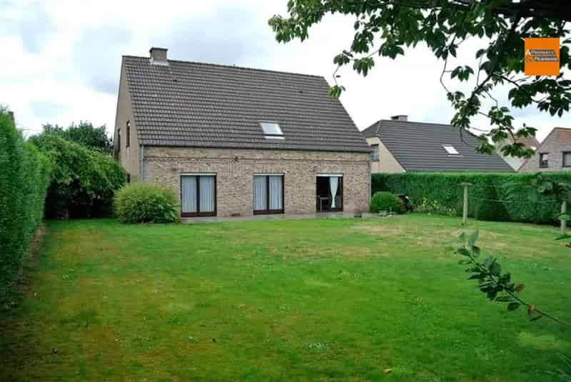 Ruime villa  met 5 slpk, garage en grote tuin
