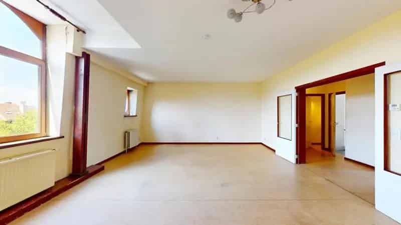 
                                                                    Appartement
                                                                             te koop te Schaerbeek
                                                                