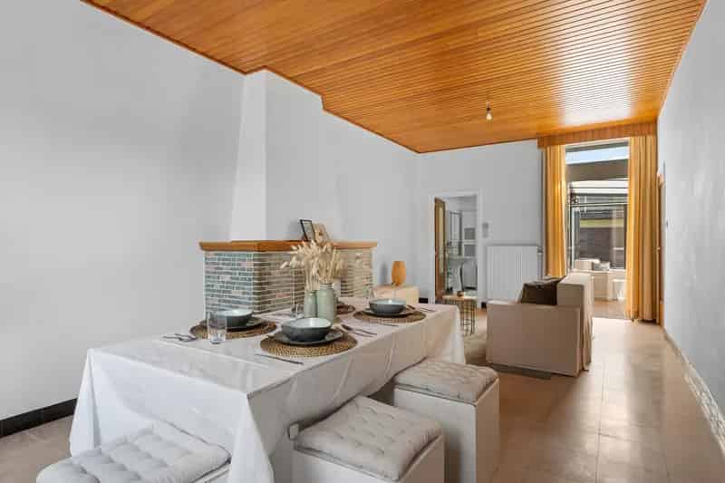 Woning met 4 slaapkamers en garage