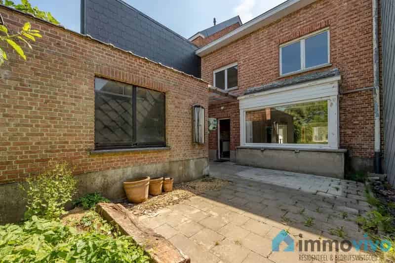 Centraal gelegen woning met 6 slaapkamers en leuke tuin