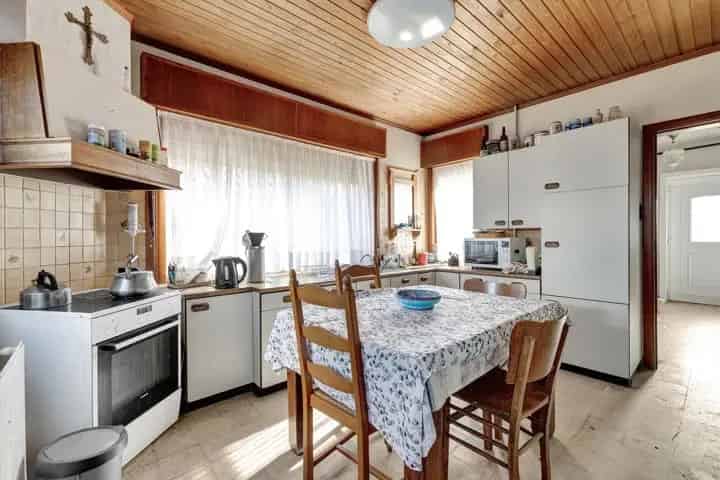 Te renoveren woning op 8a44ca te Wambeek! 