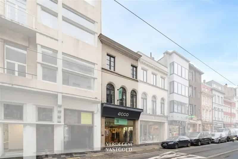 Handelspand met woonst op unieke locatie, ook voor nieuwbouwproject