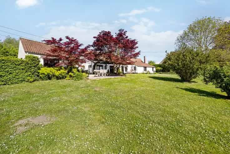 Landelijke woning te koop met parktuin en weide Sint-Pieters-Kapelle