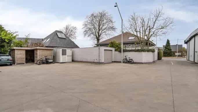 Magazijn met woonst te koop in Roeselaarseweg 57, Torhout - Dewaele