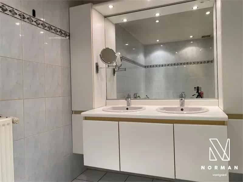 Duplex 3 slaapkamers Hulste - Ruim appartement met dakterras en garage