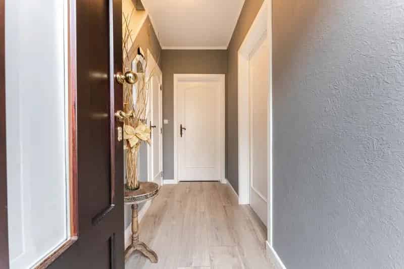 Mooie instapklare woning op 1170m² dichtbij de grens!
