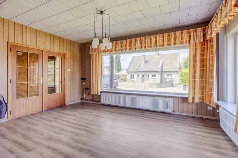 Ruime gezinswoning met  tuin en garage in groene omgeving