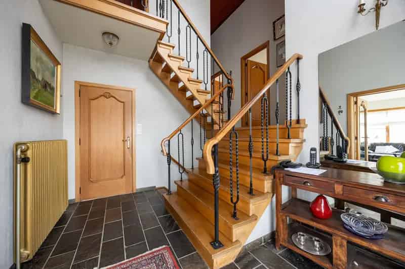 Split-Level Woning Met 5 Slaapkamers