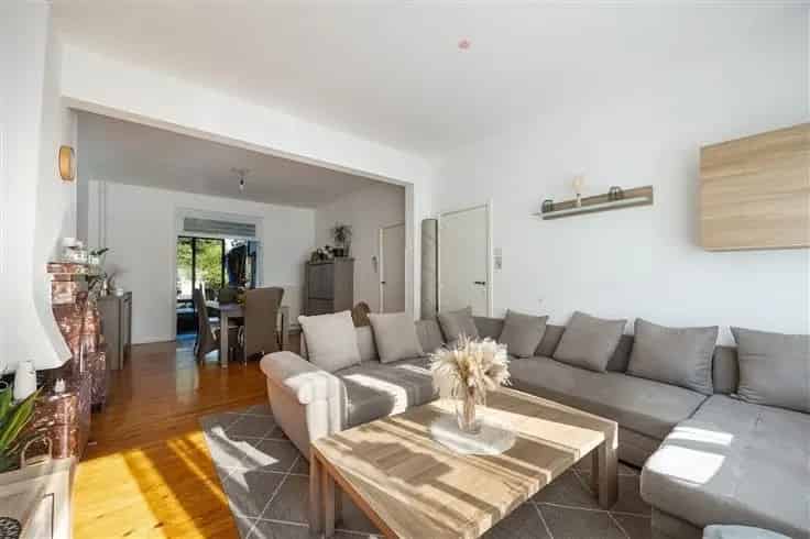 Huis Te Koop: Ruime woning 3-4 slaapkamers