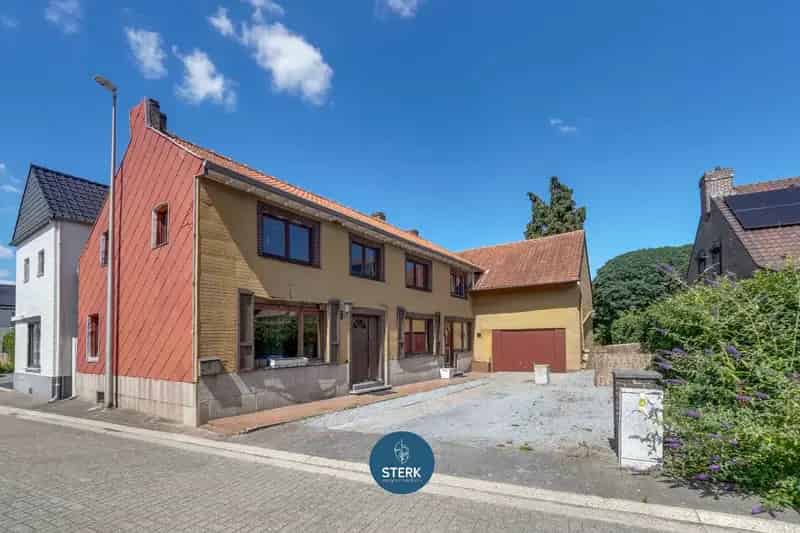 Op te knappen gezinswoning 190m² te Boorsem