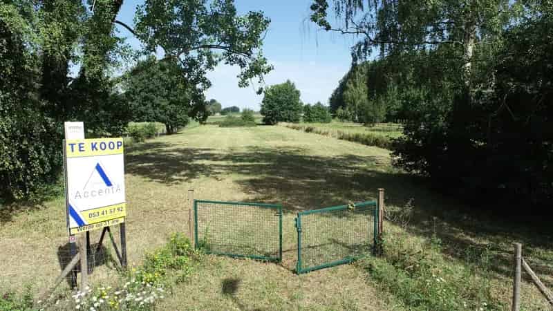 Vlot bereikbare omheinde weide