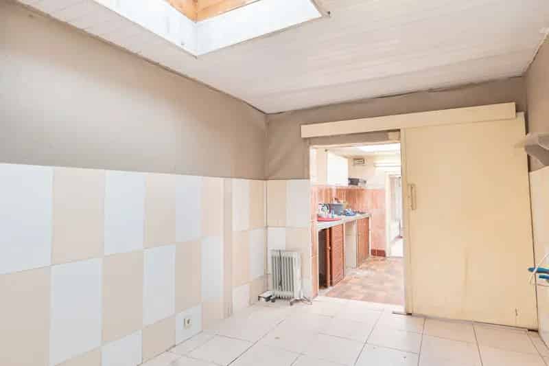 Te renoveren woning met garage en zuidgerichte tuin