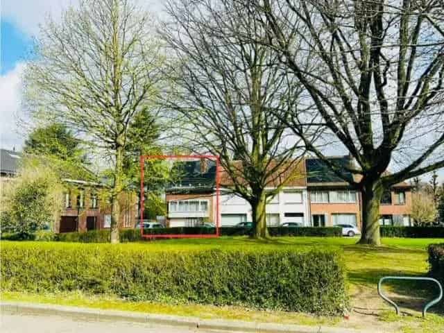 Huis te huur Bloemenplein: 4 slaapkamers, tuin en garage