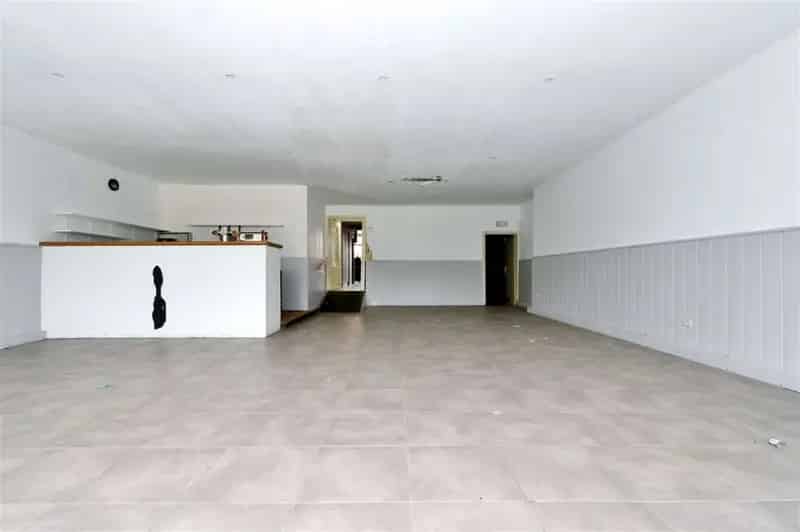Woning te koop (nu een handelswoning)