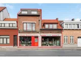 Huis te Koop Merksem - Winkel met Appartement