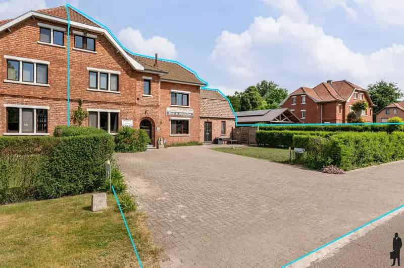 Authentieke, gerenoveerde ingenieurswoning met 7 slpk te Mol