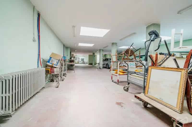 Appartementsgebouw met zes slaapkamers in Molenbeek-saint-jean
