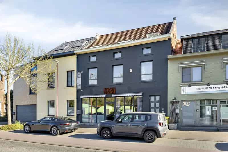 Handelspand met woonst in het centrum van Boutersem.