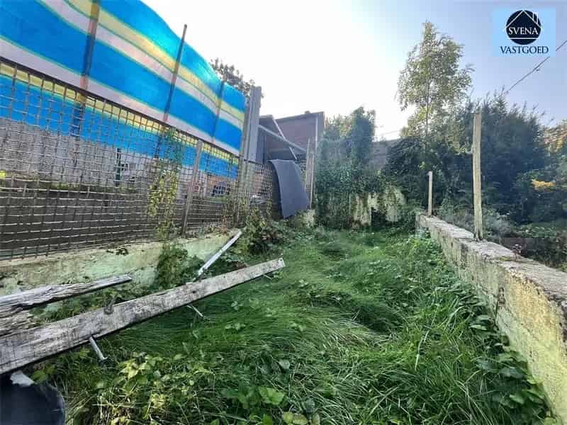OPEN BEBOUWING GELEGEN IN GROENE OMGEVING