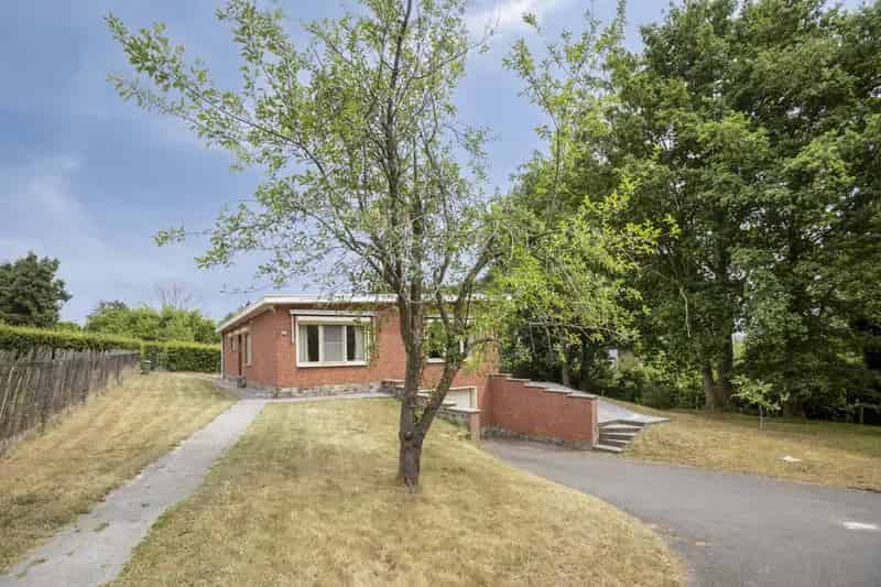 Instapklare bungalow op 15a in Hoog Linden.