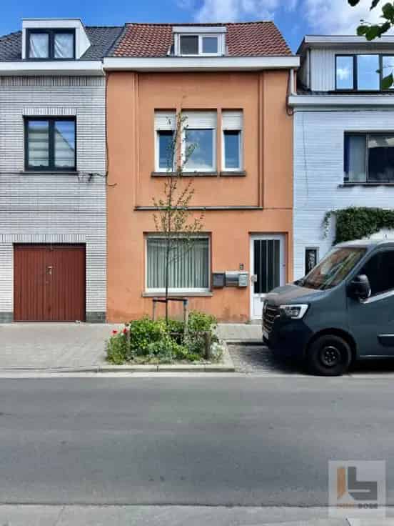 Rijwoning Dampoort 3 Entiteiten Huuropbrengst 1672